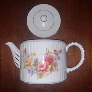 Ellgreave Wood & Sons England Ironstone SIGNED Floral Cream Teapot w/ Lid